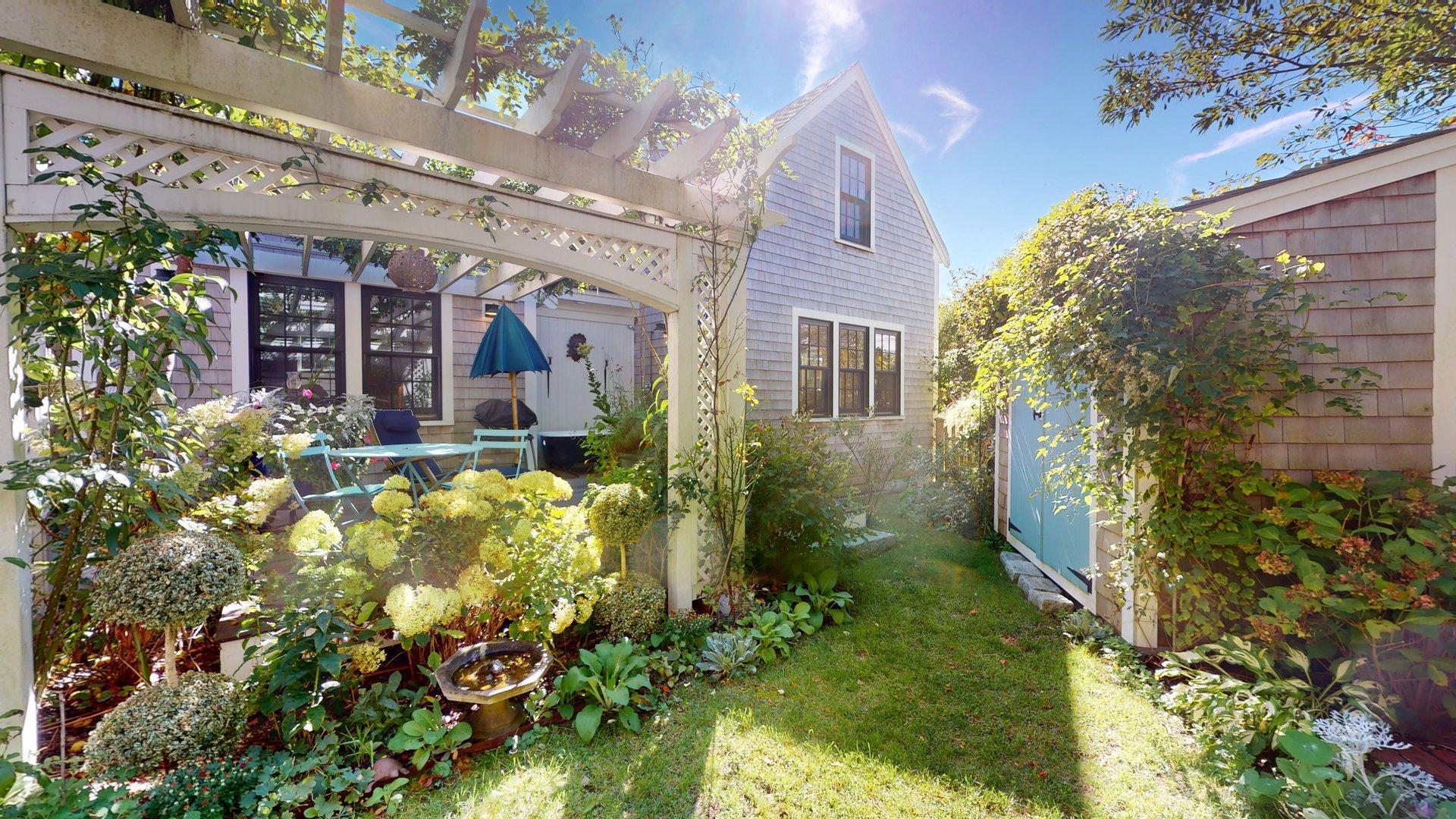 34 Pearl Street Provincetown MA 02657