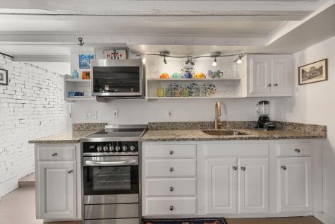 18 Standish Street Provincetown MA 02657