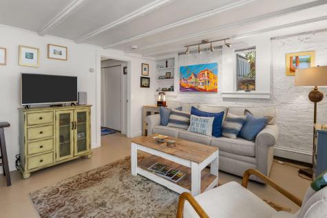 18 Standish Street Provincetown MA 02657