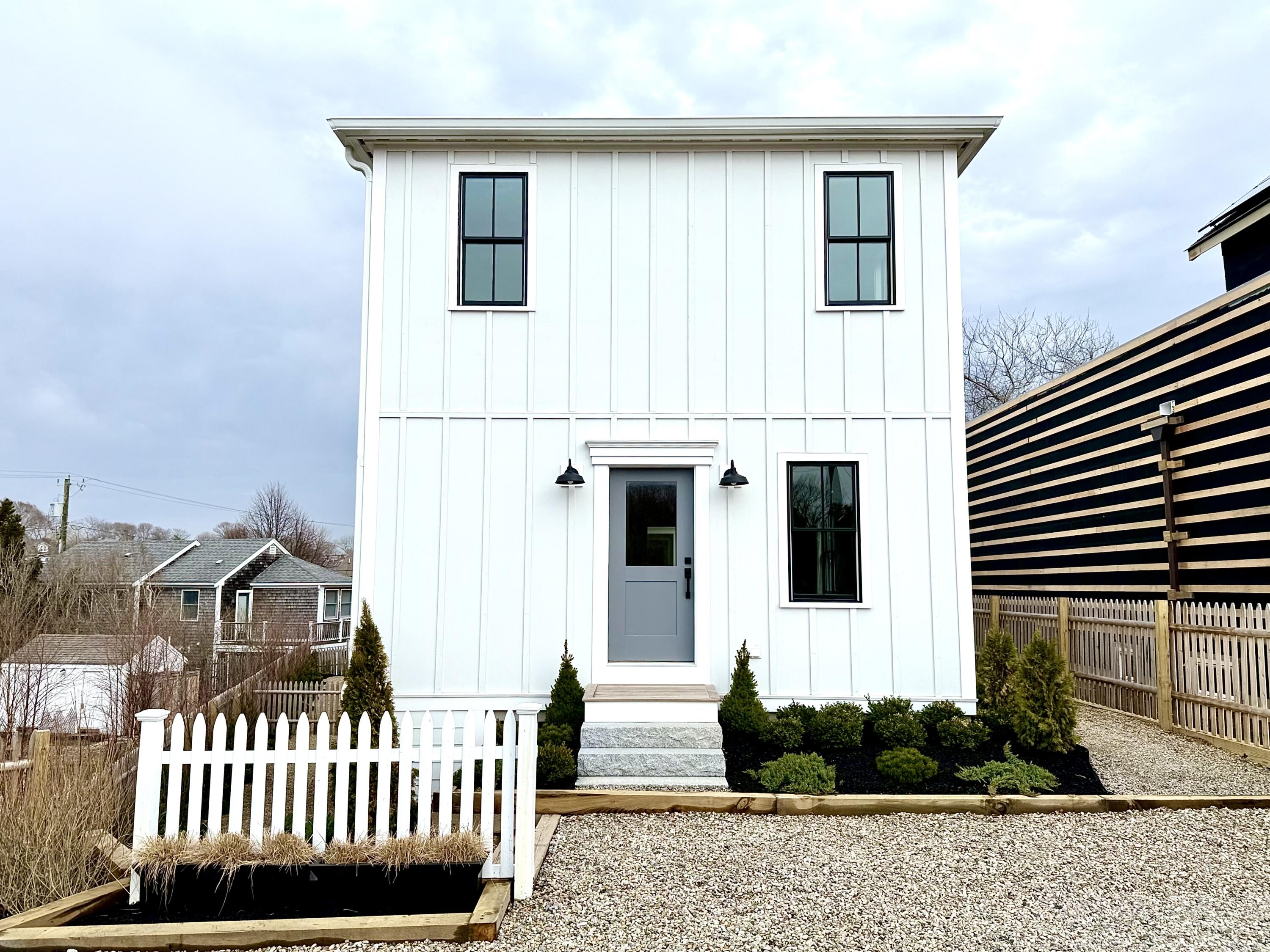 29 Cemetery Road, Unit 1