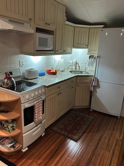 48 Pleasant Street Provincetown MA 02657