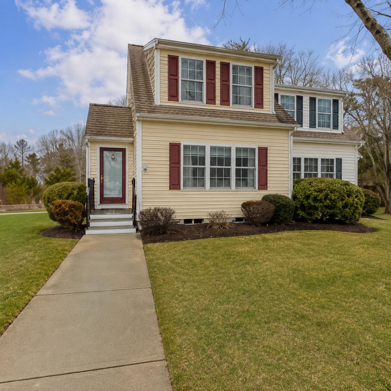 32 Carleton Street Wareham MA 02558