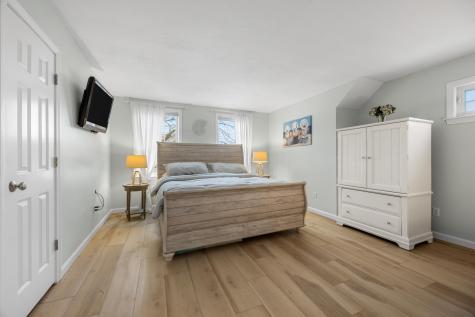 32 Carleton Street Wareham MA 02558