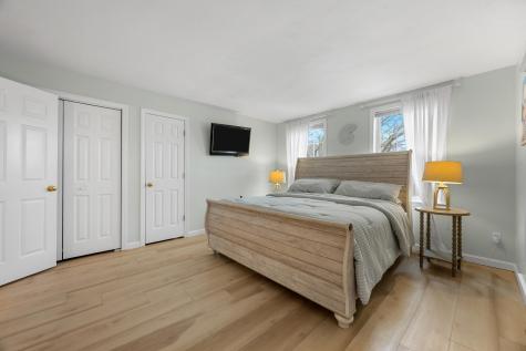 32 Carleton Street Wareham MA 02558