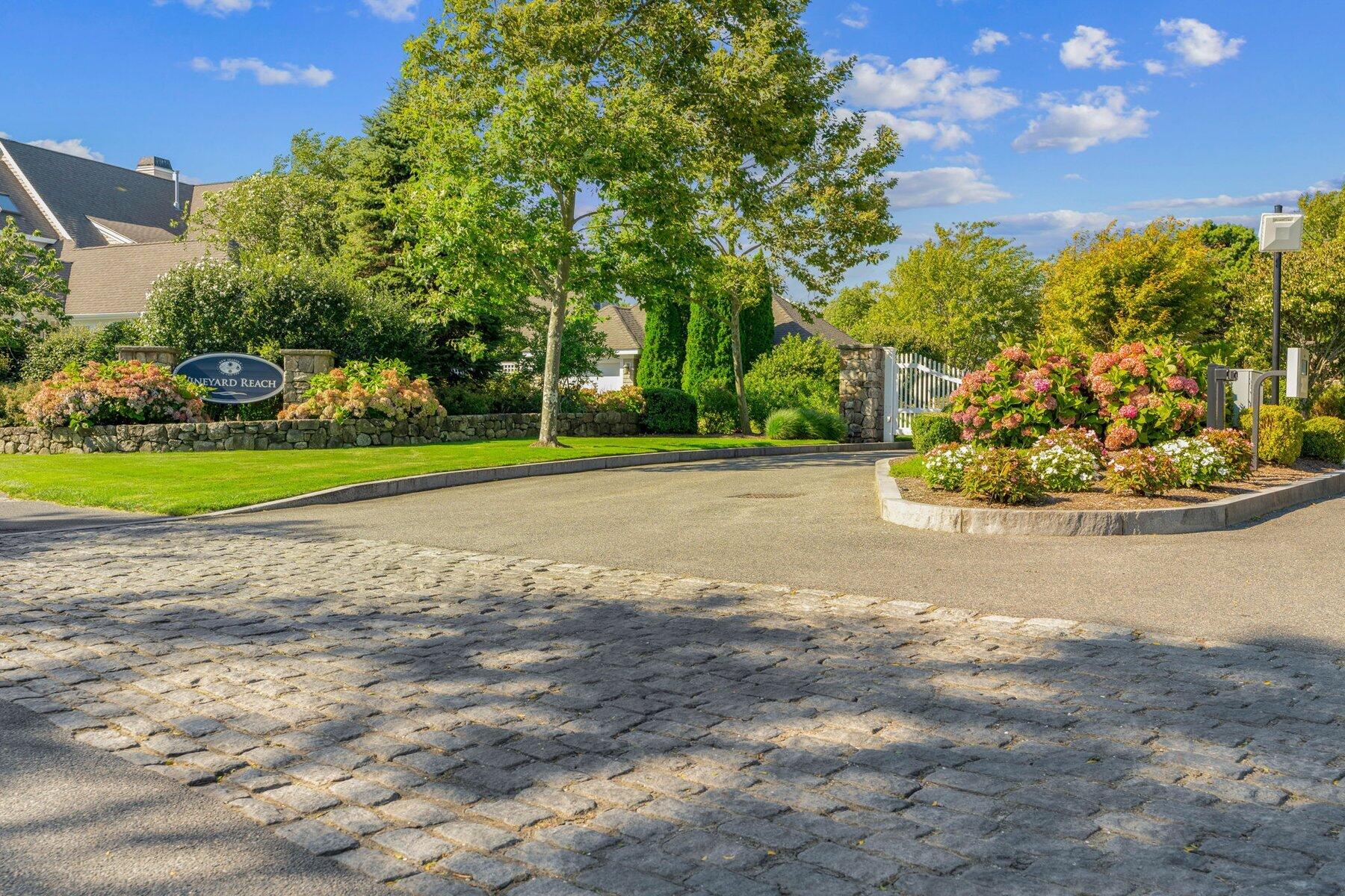 9 Vineyard Reach Mashpee MA 02649