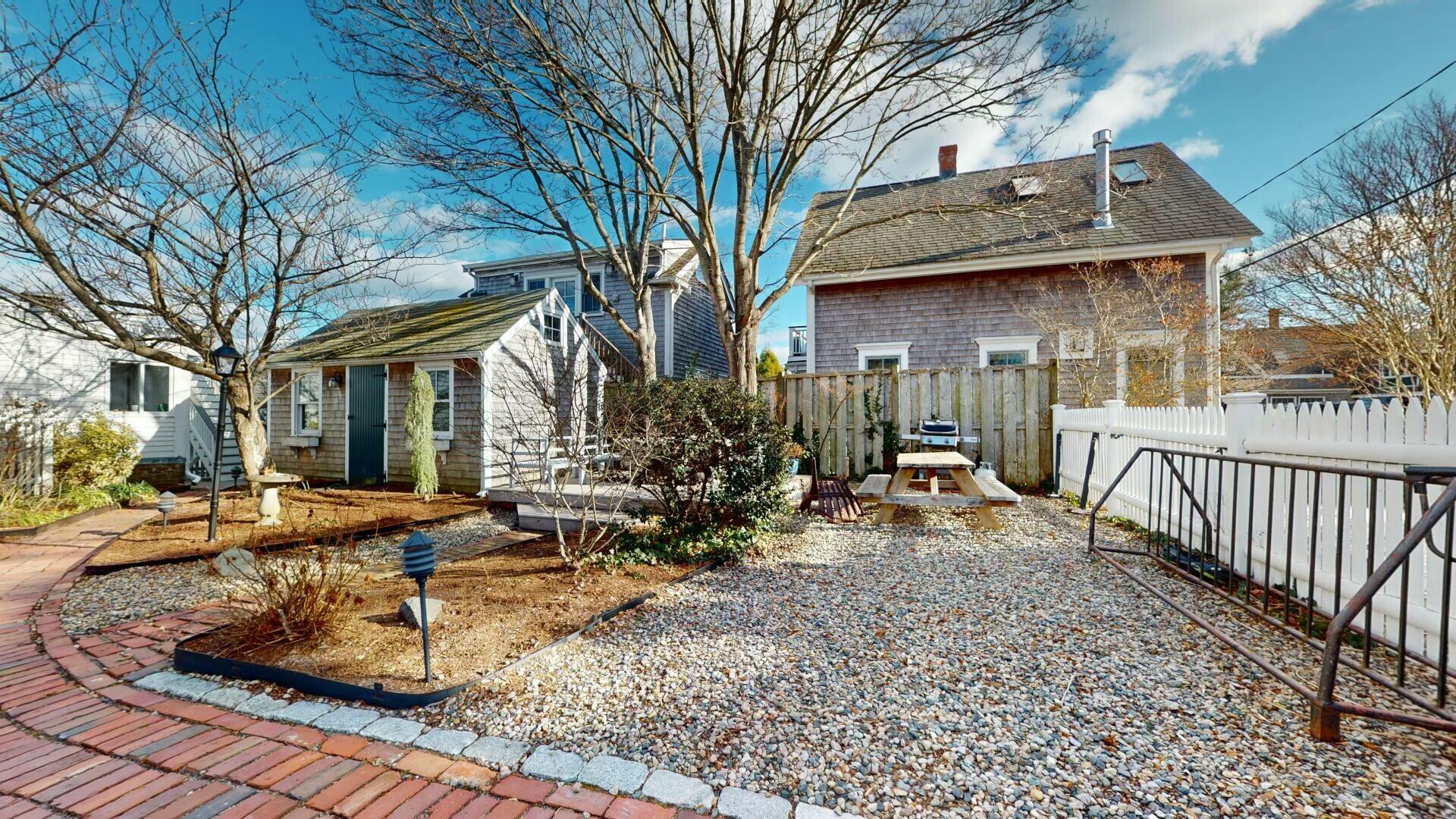 15 Cottage Street Provincetown MA 02657