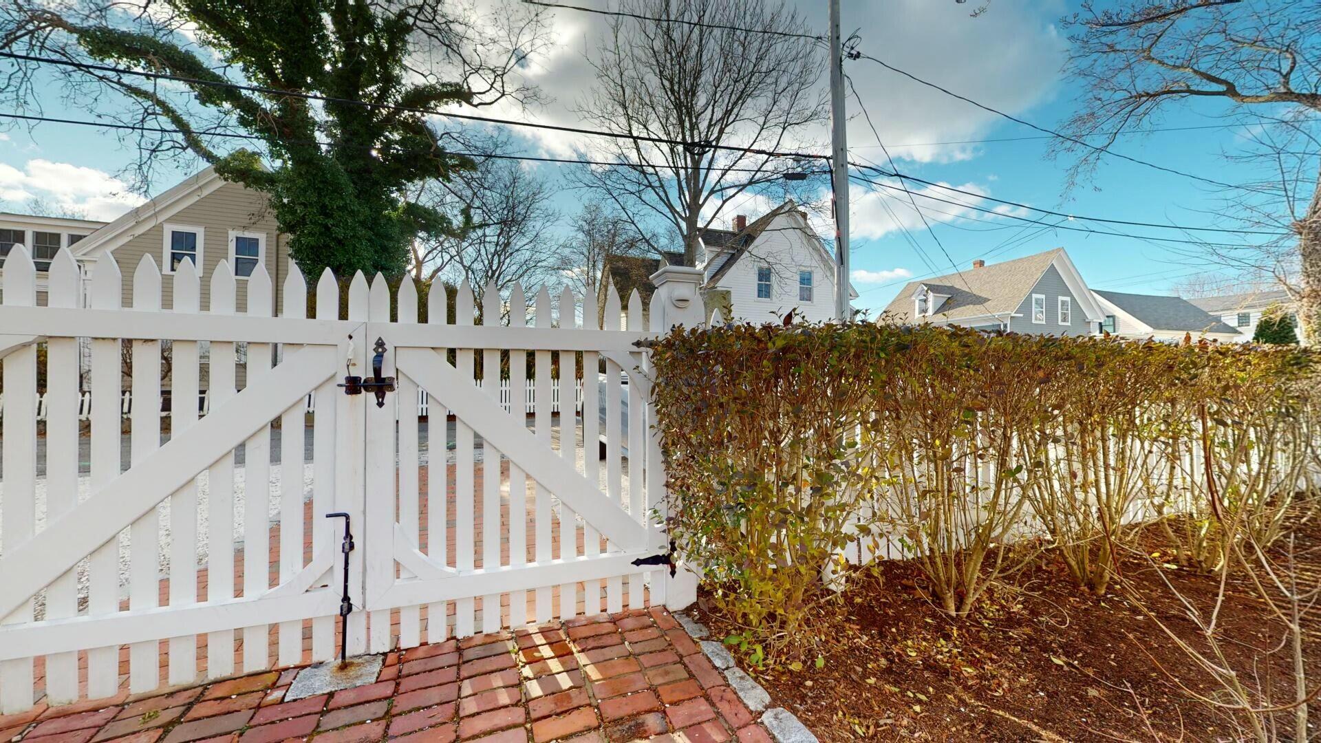 15 Cottage Street Provincetown MA 02657