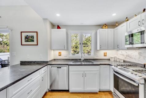 3 Melville Court Bourne MA 02559