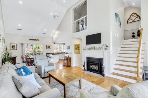 3 Melville Court Bourne MA 02559