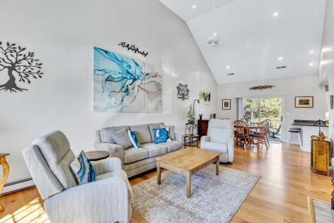 3 Melville Court Bourne MA 02559