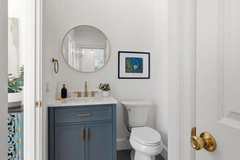 86 Harry Kemp Way MA 02657