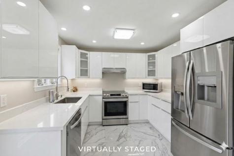 18 Woodview Drive Falmouth MA 02540
