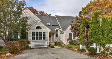 28 Gold Leaf Lane Mashpee MA 02649