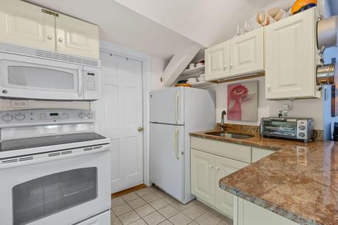15 Cottage Street Provincetown MA 02657
