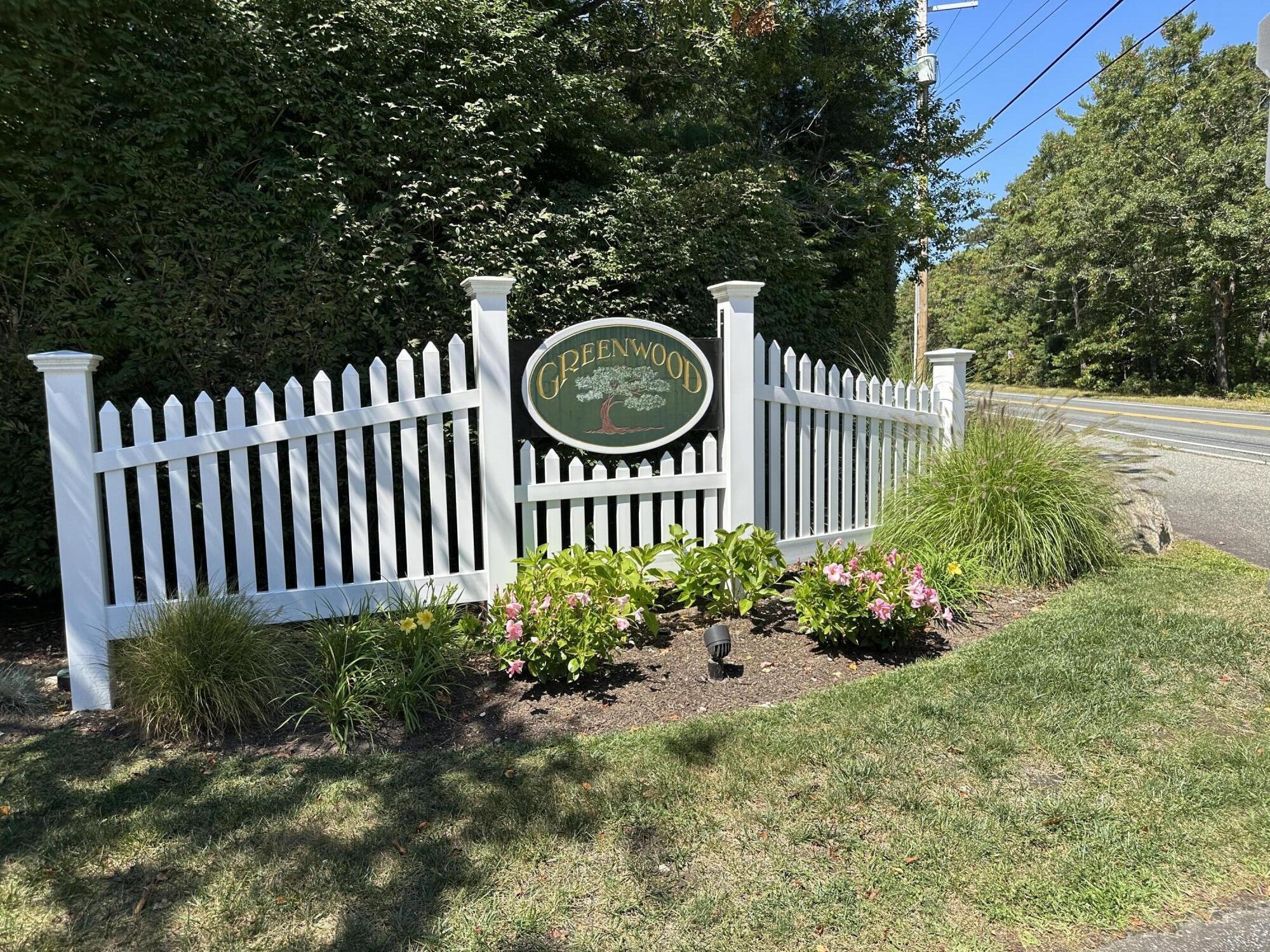 10 Shadbush Circle Mashpee MA 02649