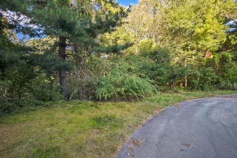 4 Haleys Way Forestdale MA 02644