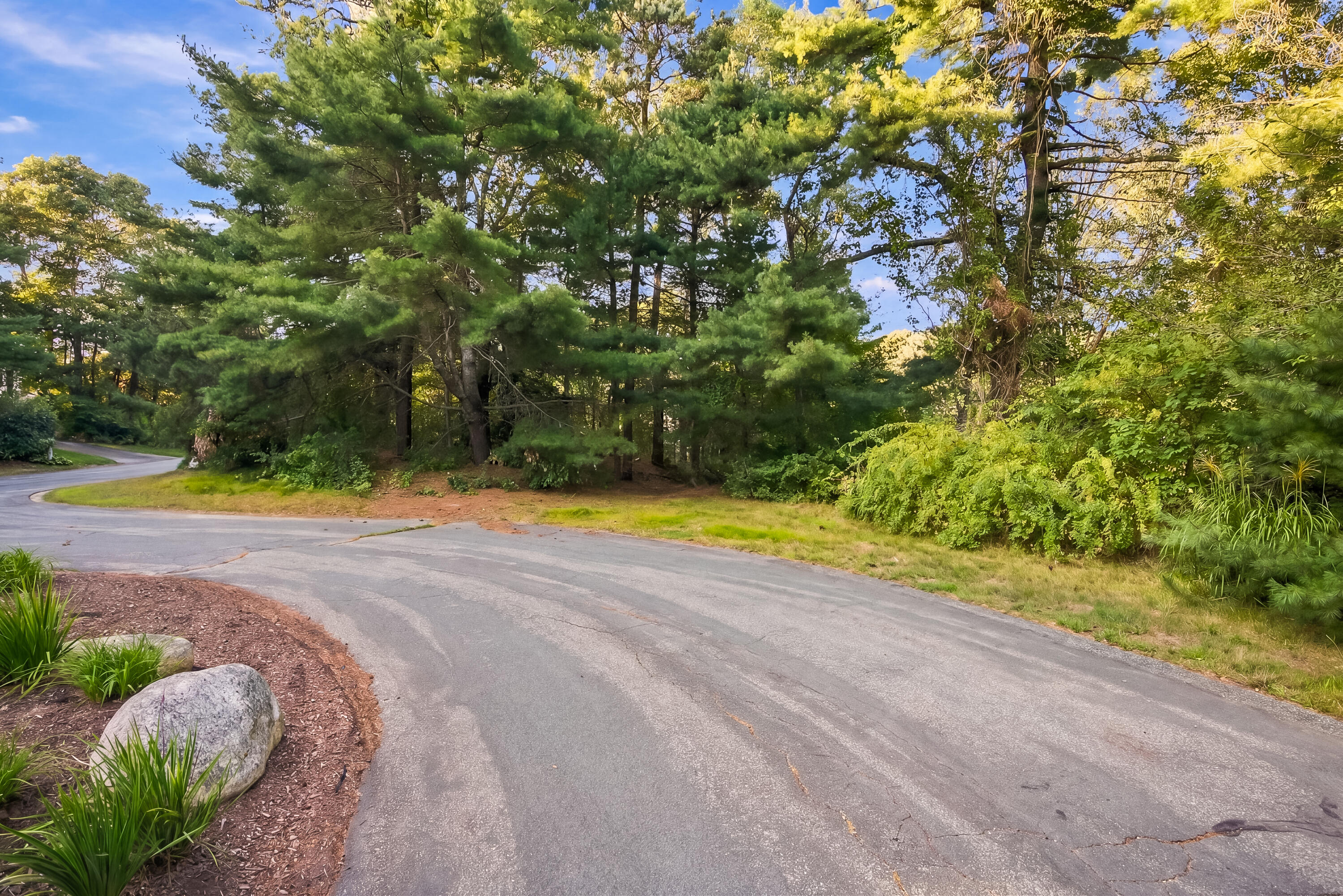 4 Haleys Way Forestdale MA 02644