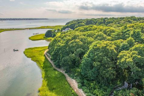 221 Scraggy Neck Road Cataumet MA 02534