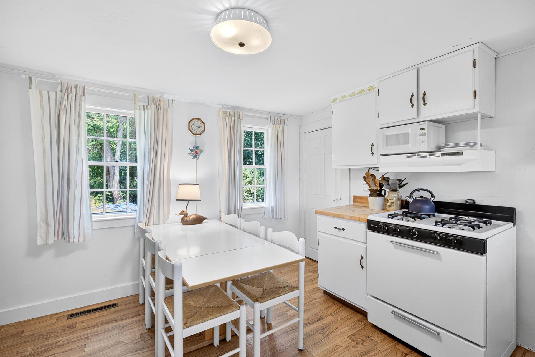 10 Cartway Eastham MA 02642