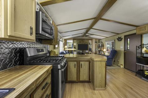 2 5th Avenue Bourne MA 02532