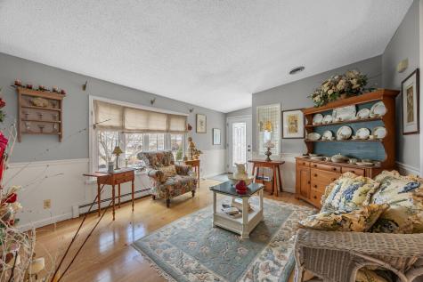 23 Green Holly Drive Kingston MA 02364