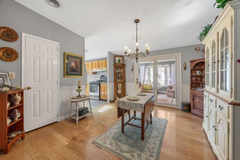 23 Green Holly Drive Kingston MA 02364
