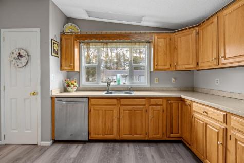 23 Green Holly Drive Kingston MA 02364