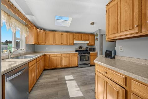 23 Green Holly Drive Kingston MA 02364