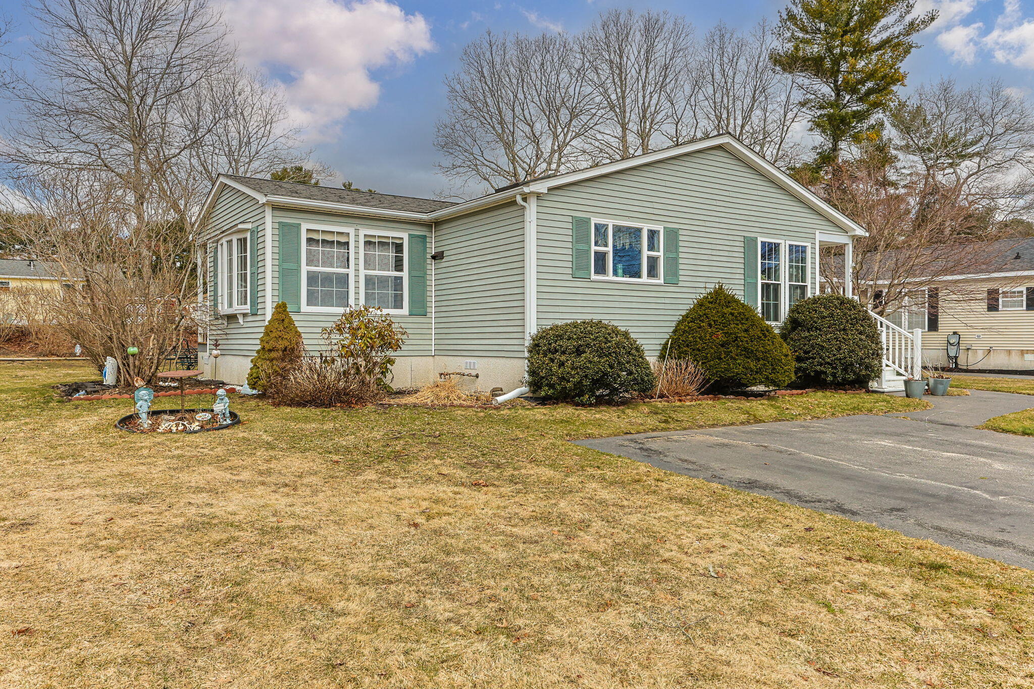 23 Green Holly Drive Kingston MA 02364
