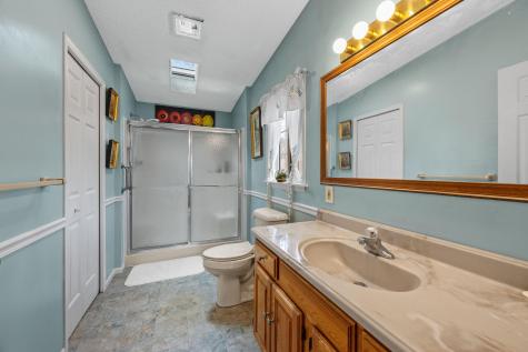 23 Green Holly Drive Kingston MA 02364