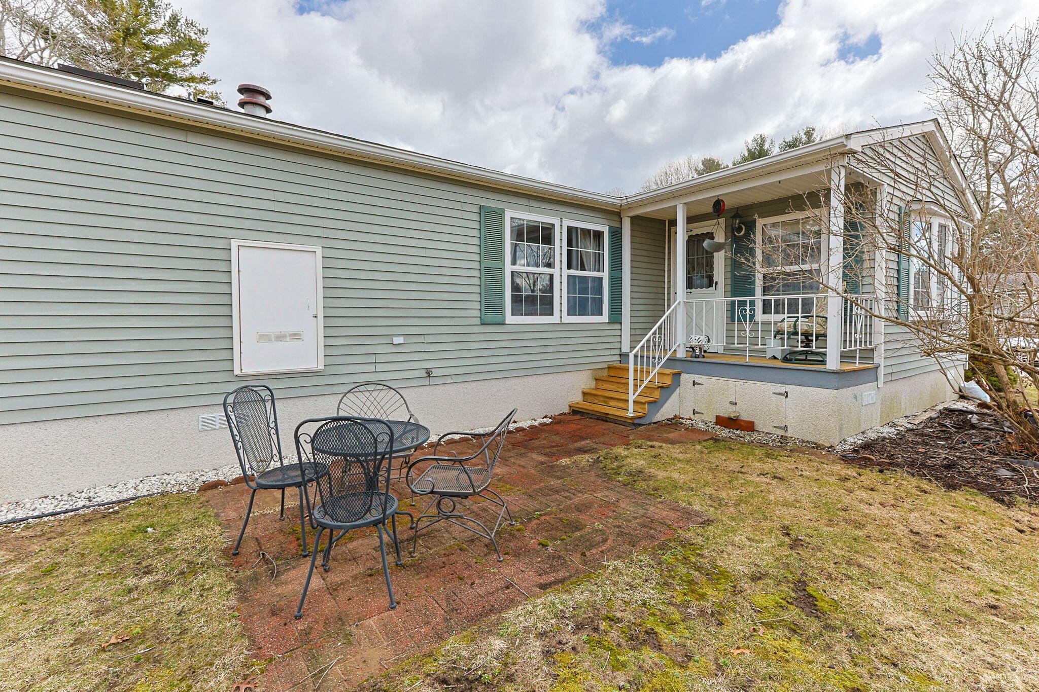 23 Green Holly Drive Kingston MA 02364