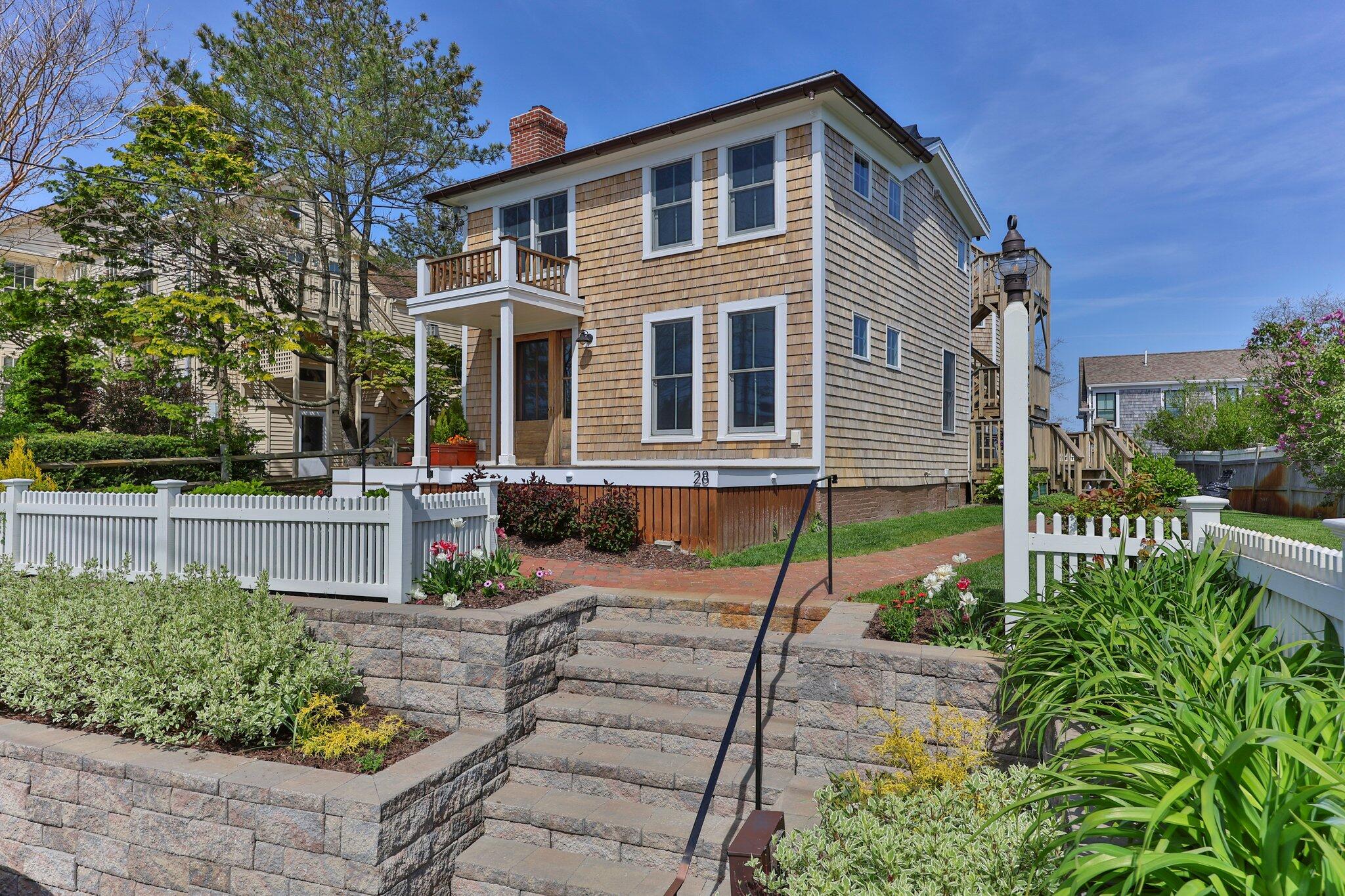 28 Bradford Street Provincetown MA 02657
