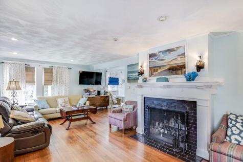 281 Gosnold Street Barnstable MA 02601