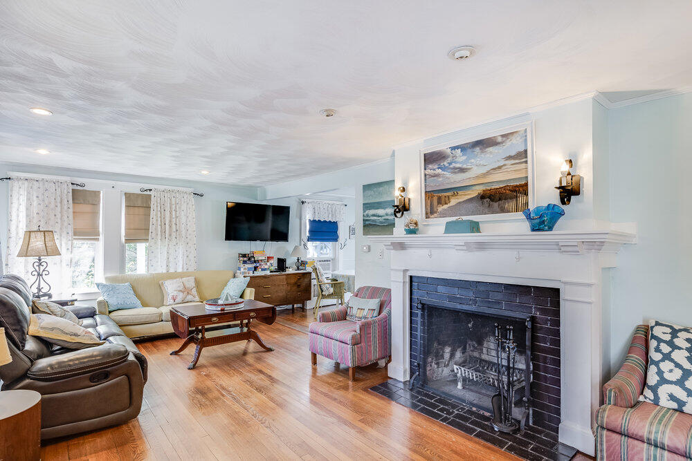 281 Gosnold Street Barnstable MA 02601