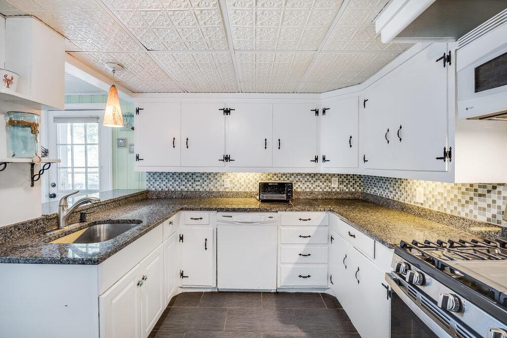 281 Gosnold Street Barnstable MA 02601