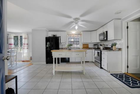 11 & 11a Gateway Street South Yarmouth MA 02664