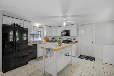 11 & 11a Gateway Street South Yarmouth MA 02664