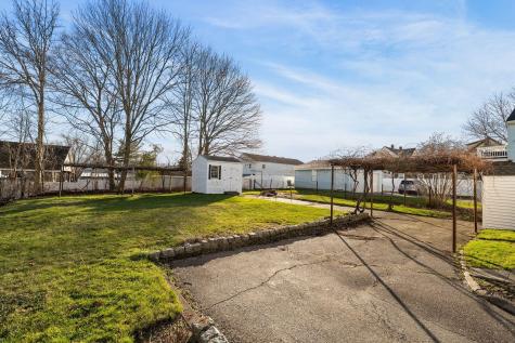 9 Blinns Court Taunton MA 02780