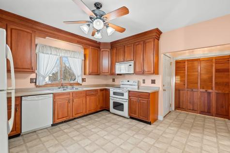 9 Blinns Court Taunton MA 02780