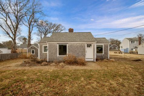 18 Cross Street Dennis MA 02639