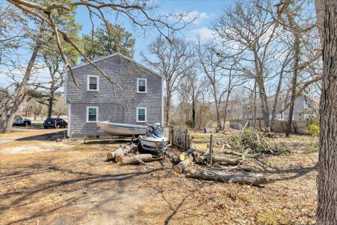 269-271 Old Townhouse Road Yarmouth MA 02673