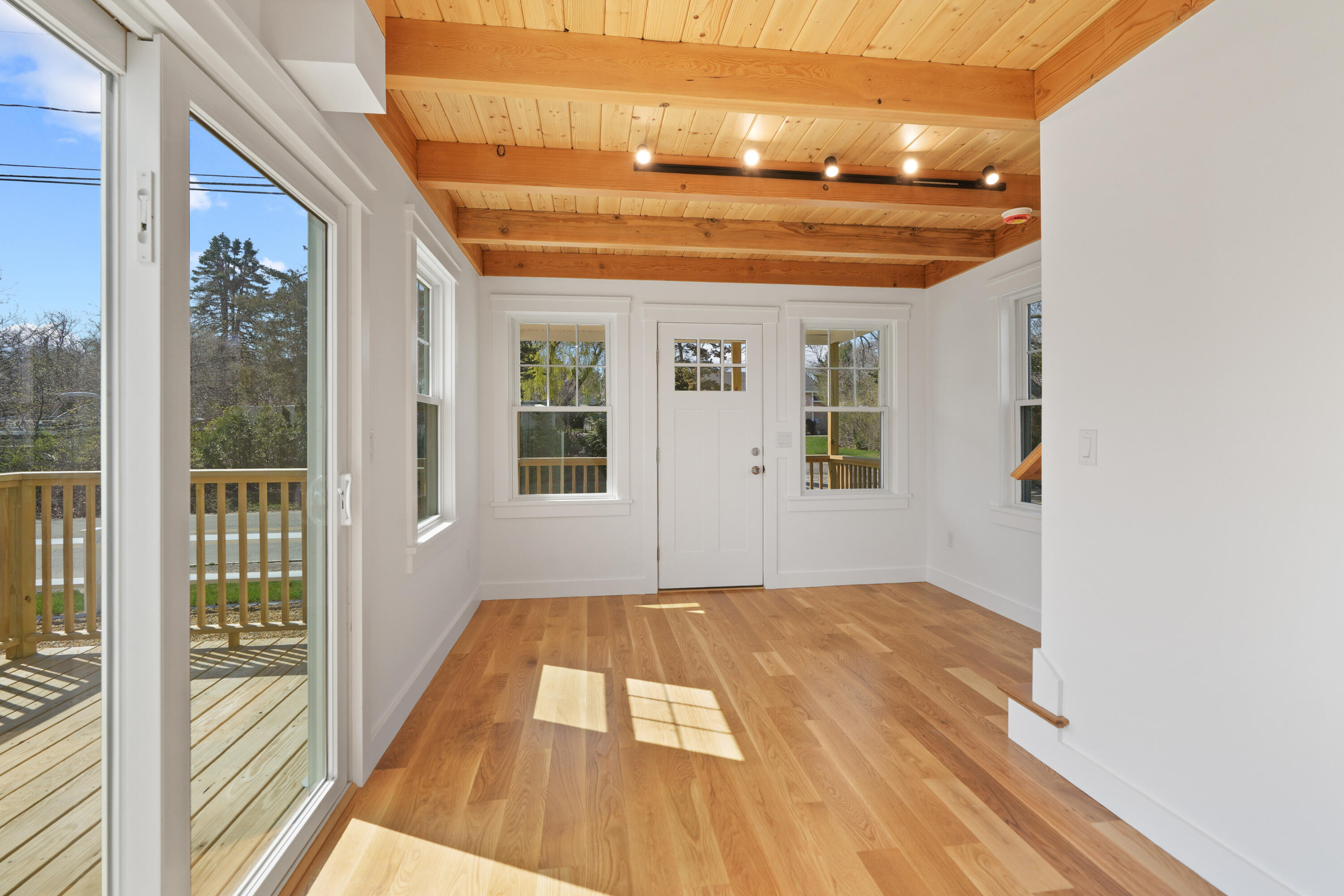 33 Vineyard Avenue Oak Bluffs MA 02557