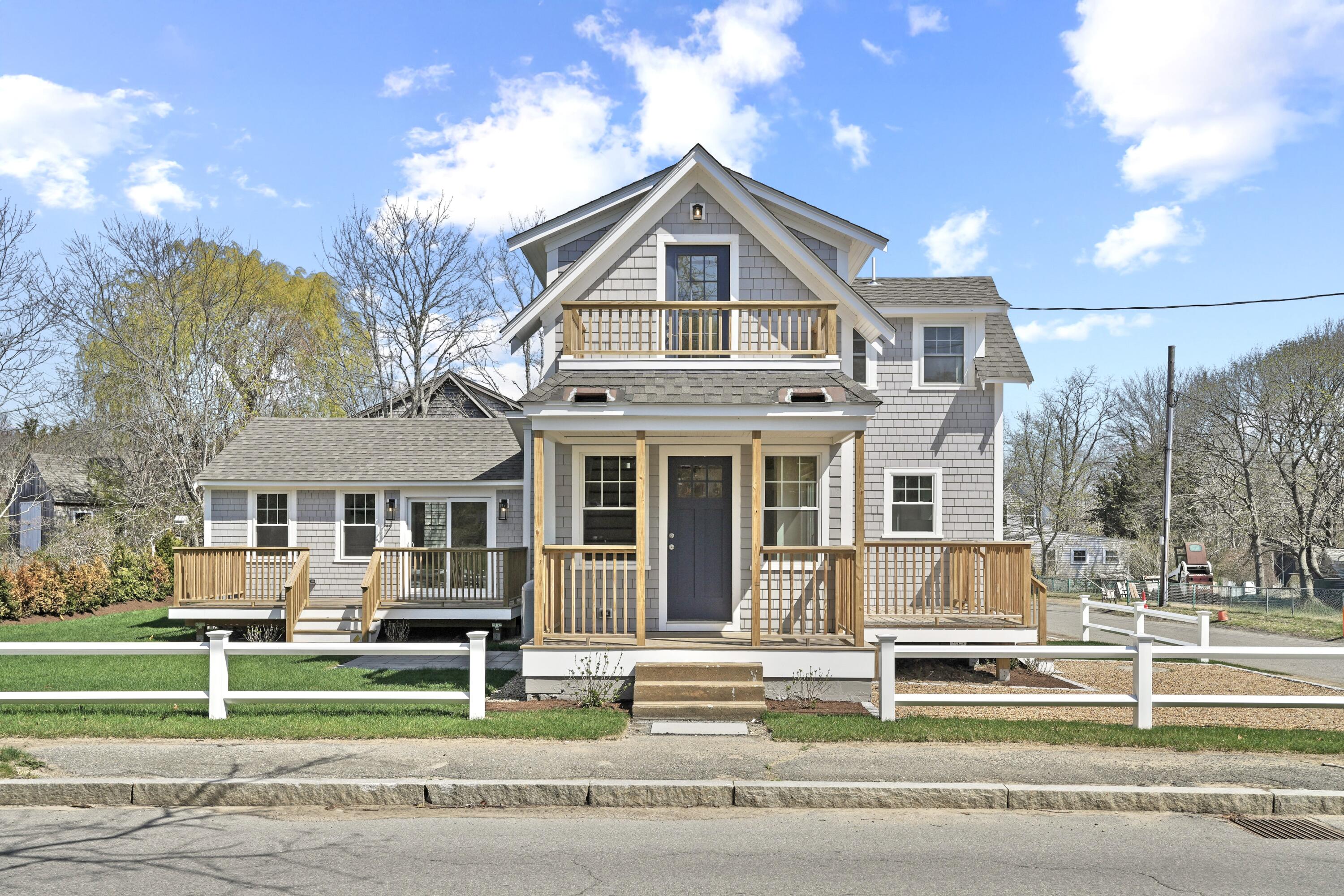 33 Vineyard Avenue Oak Bluffs MA 02557