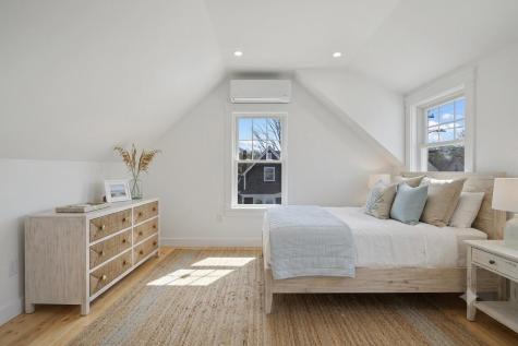 33 Vineyard Avenue Oak Bluffs MA 02557