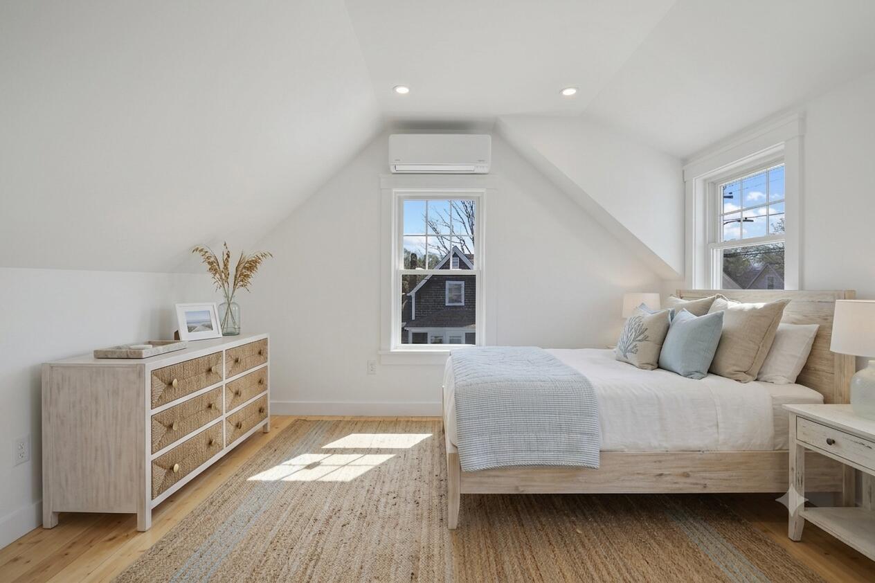 33 Vineyard Avenue Oak Bluffs MA 02557