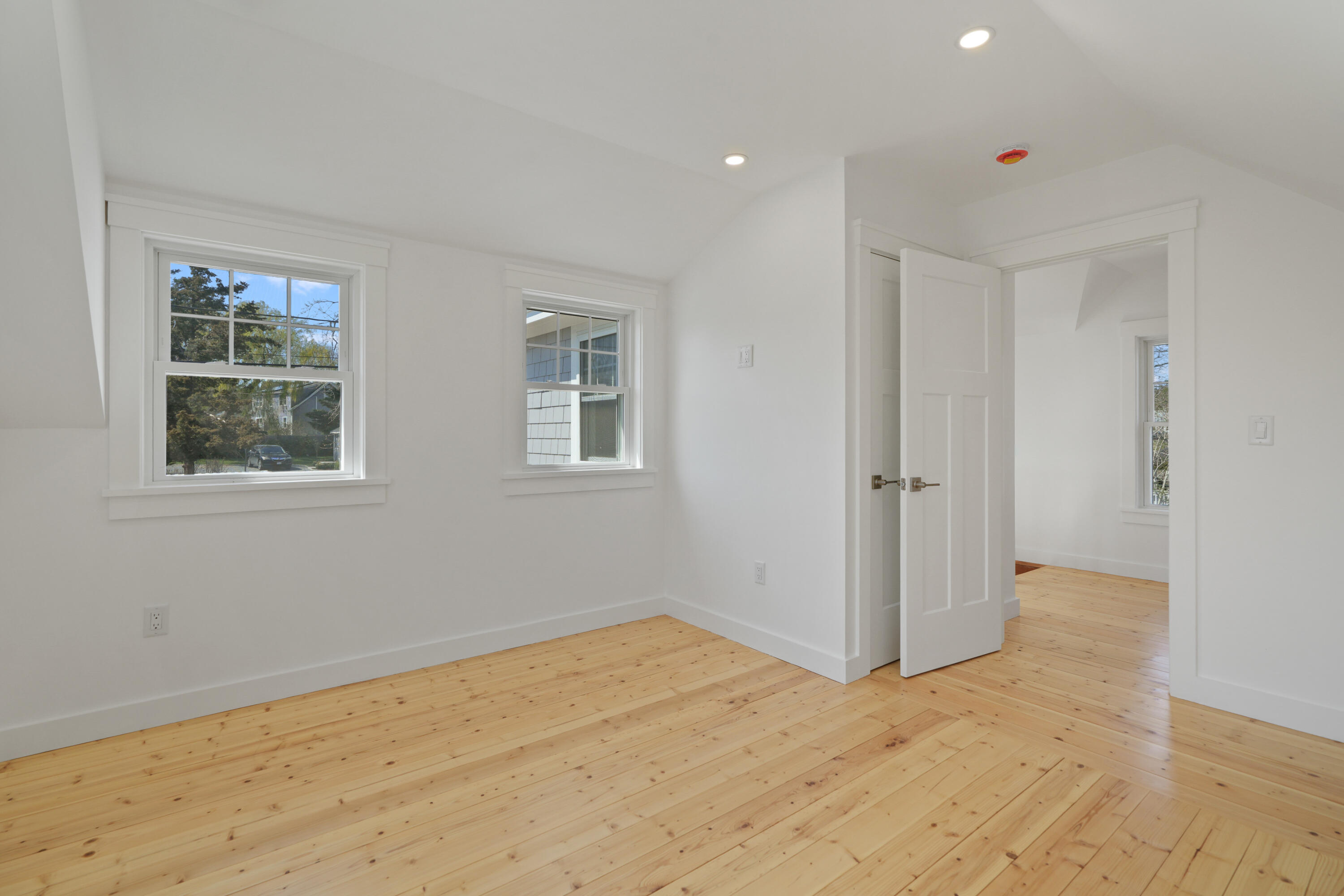 33 Vineyard Avenue Oak Bluffs MA 02557