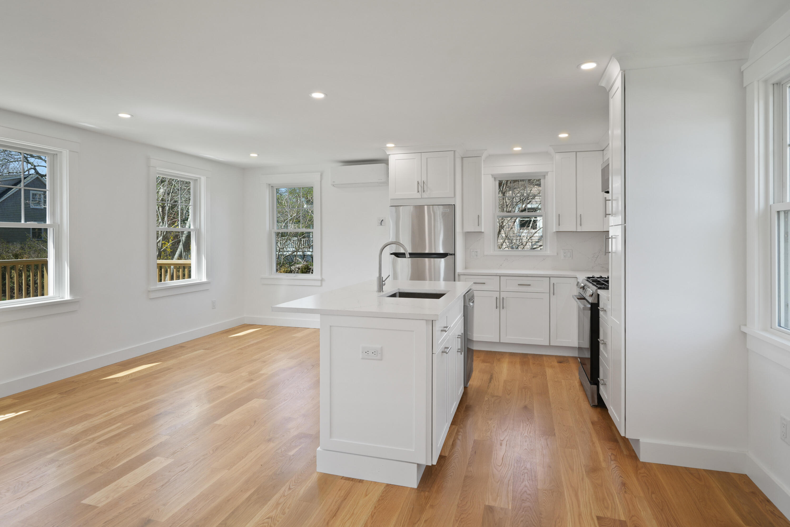 33 Vineyard Avenue Oak Bluffs MA 02557