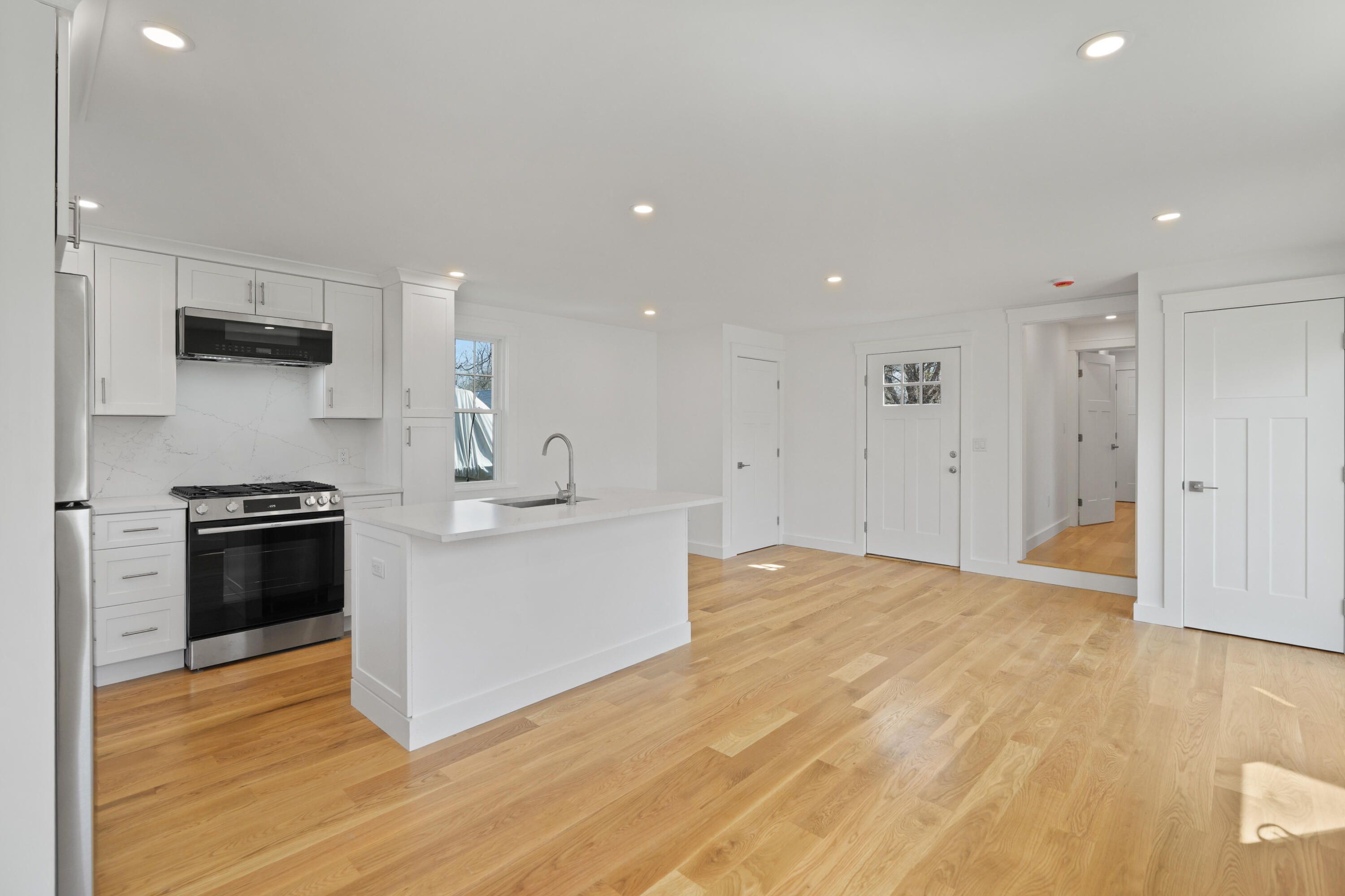 33 Vineyard Avenue Oak Bluffs MA 02557