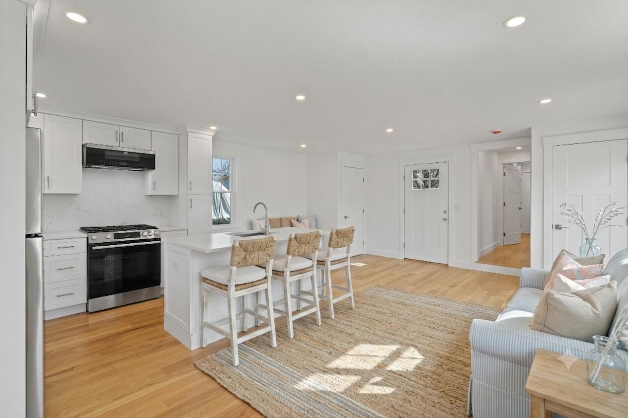 33 Vineyard Avenue Oak Bluffs MA 02557