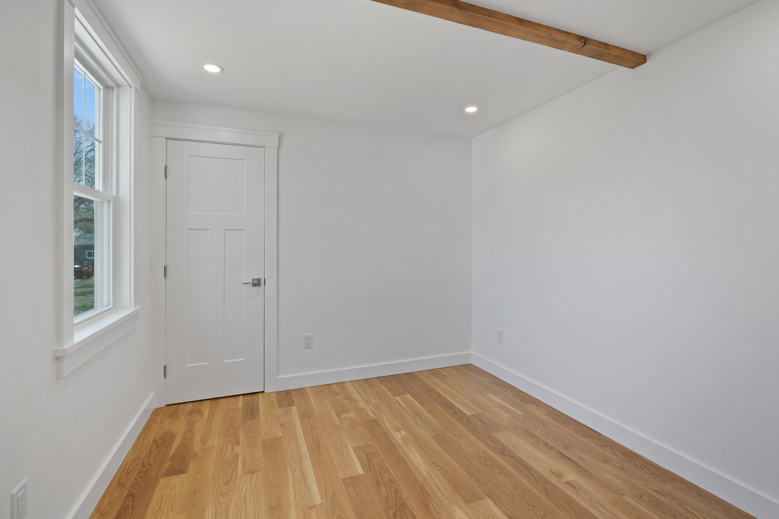 33 Vineyard Avenue Oak Bluffs MA 02557